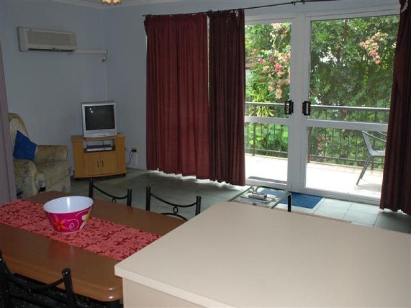 3 404 Esplanade, Torquay QLD 4655