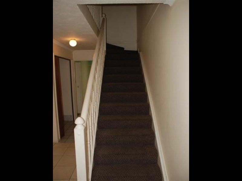 3 404 Esplanade, Torquay QLD 4655