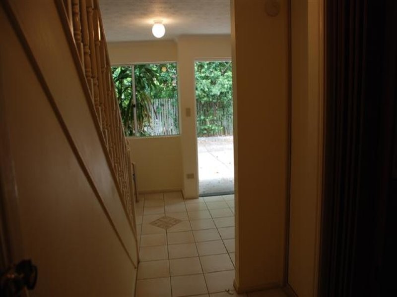 3 404 Esplanade, Torquay QLD 4655