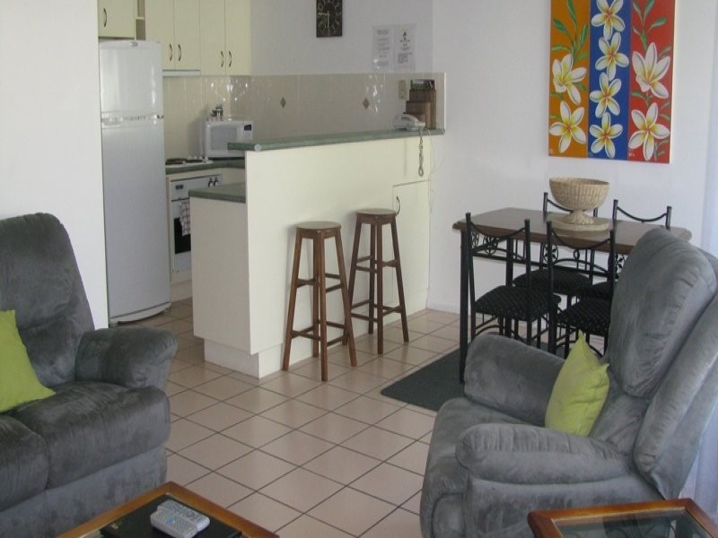 6/407 Esplanade v1, Torquay QLD 4655