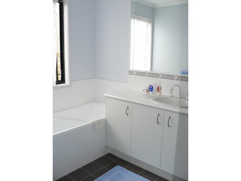 3 Dale Drive, Tiaro QLD 4650