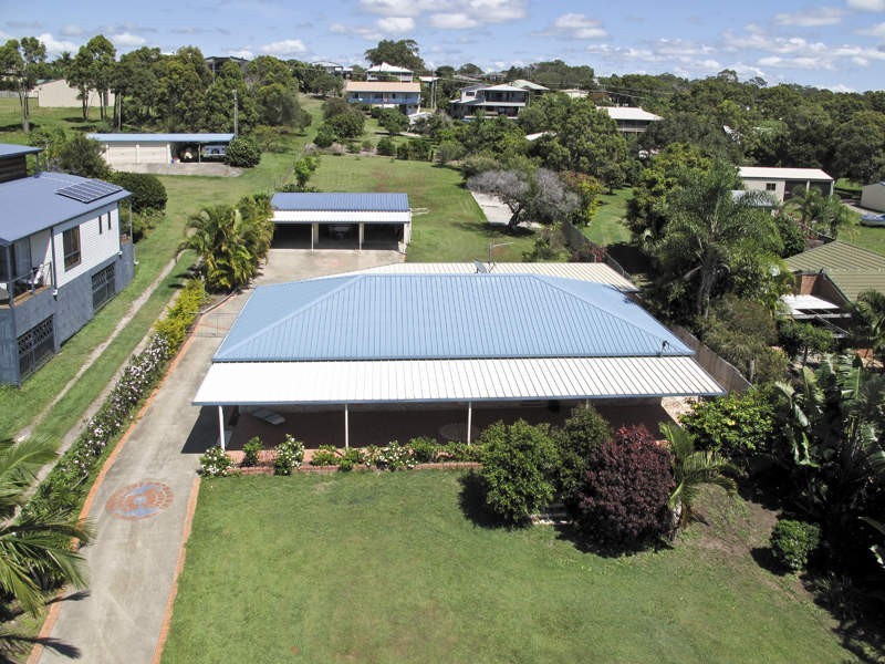 11 Beacon Road, Booral QLD 4655