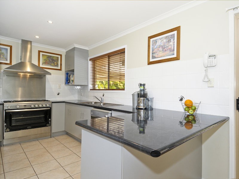 11 Beacon Road, Booral QLD 4655