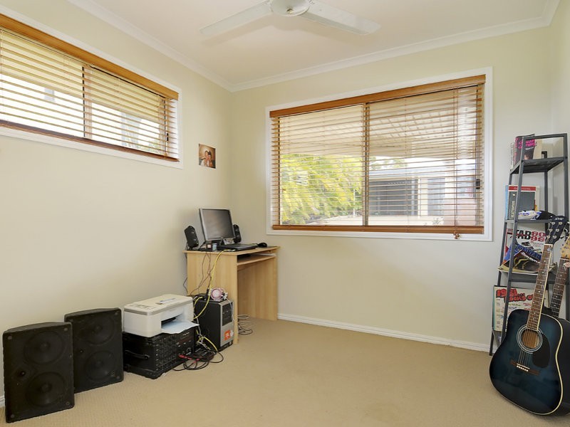 11 Beacon Road, Booral QLD 4655