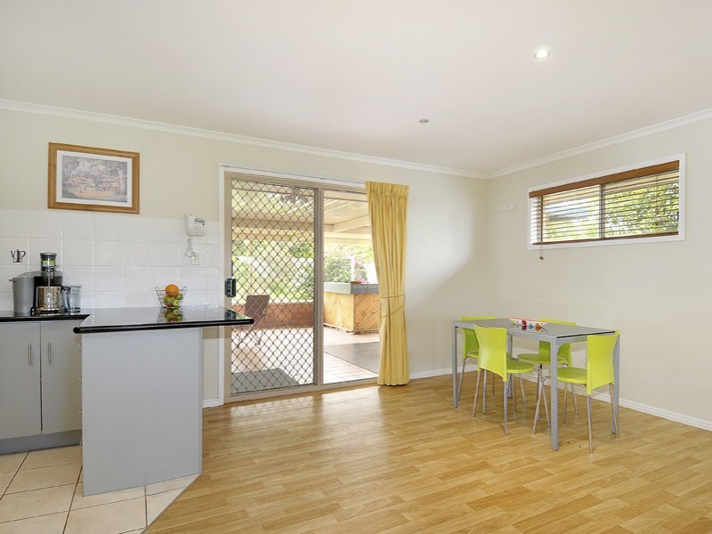 11 Beacon Road, Booral QLD 4655