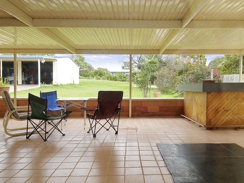 11 Beacon Road, Booral QLD 4655