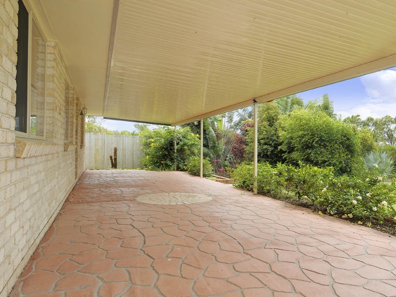 11 Beacon Road, Booral QLD 4655