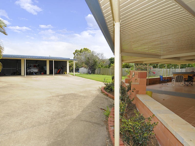 11 Beacon Road, Booral QLD 4655