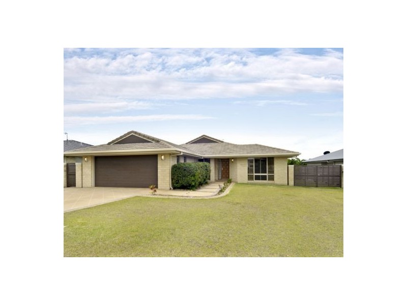 25 Harrison Circuit, Urangan QLD 4655