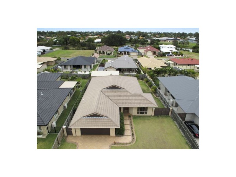 25 Harrison Circuit, Urangan QLD 4655