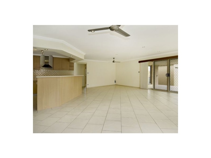 25 Harrison Circuit, Urangan QLD 4655