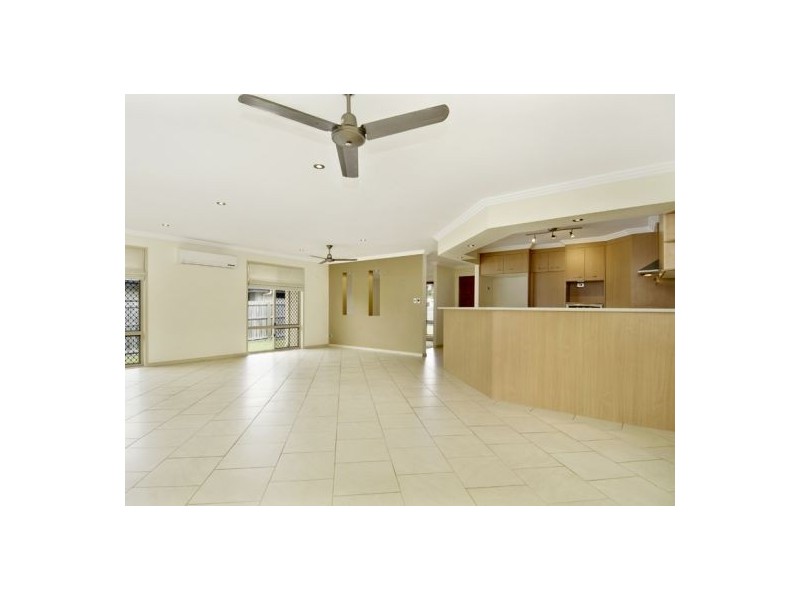 25 Harrison Circuit, Urangan QLD 4655