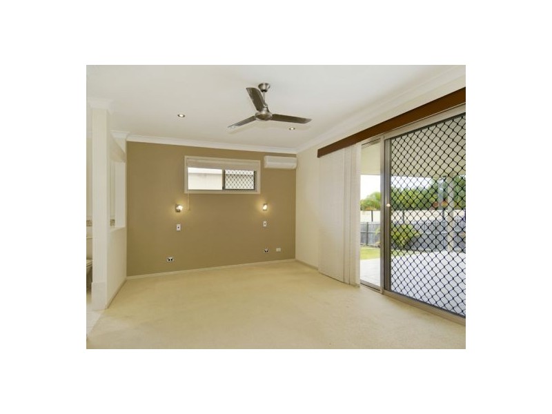 25 Harrison Circuit, Urangan QLD 4655
