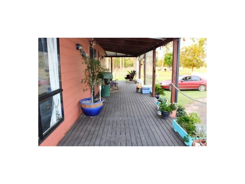 32 Roberts Rd, Torbanlea QLD 4662