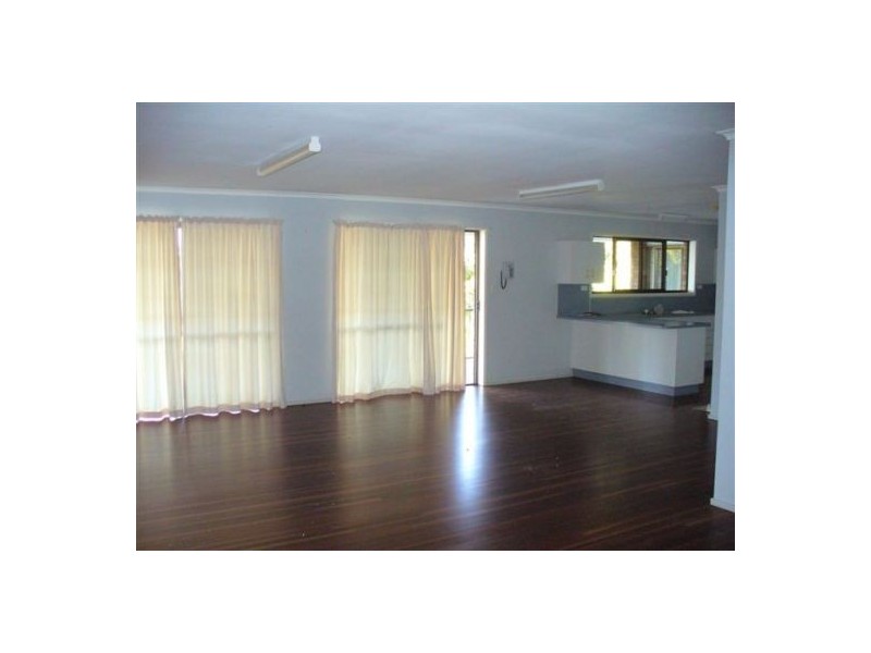 33 Woongool Rd, Maryborough QLD 4650