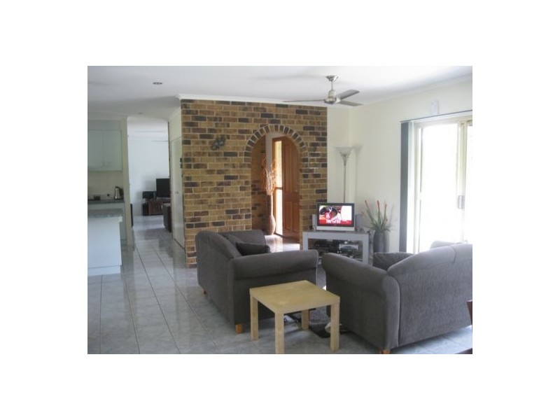 35 Orchid Ave, Urangan QLD 4655
