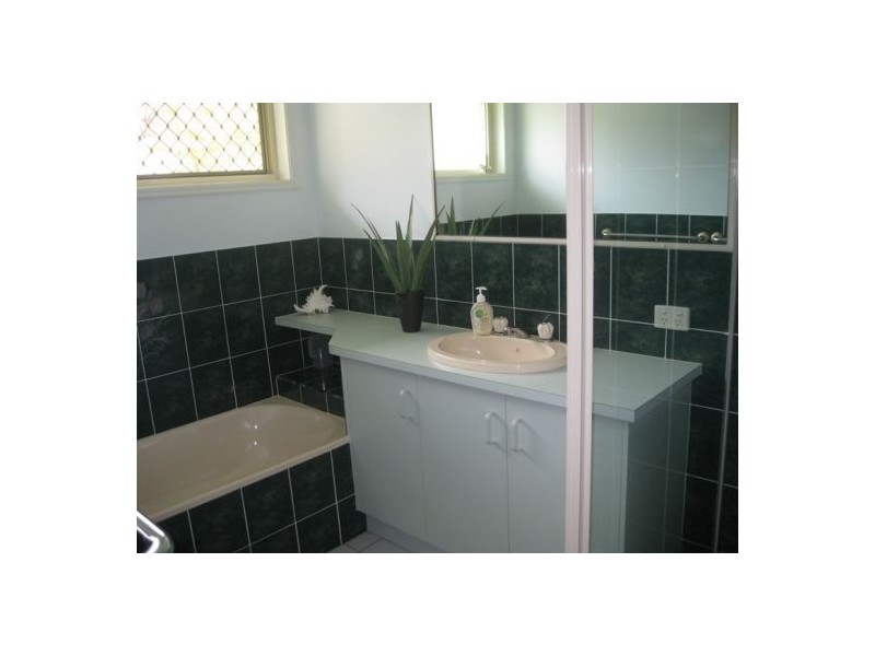35 Orchid Ave, Urangan QLD 4655