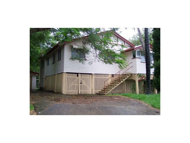 10 Cran St, Tinana QLD 4650