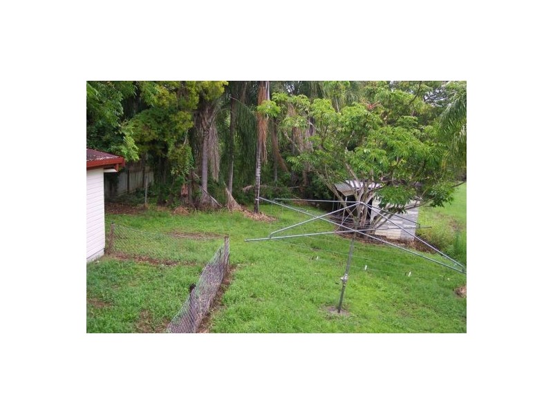 10 Cran St, Tinana QLD 4650