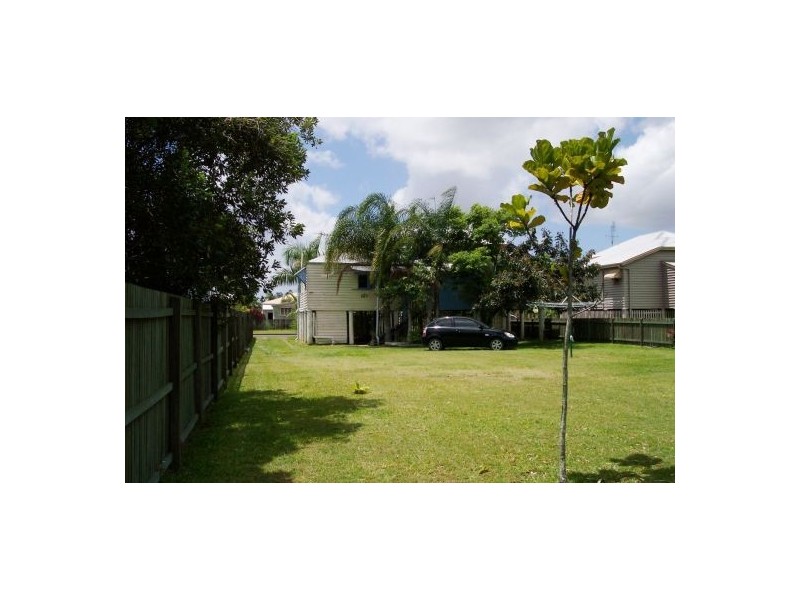 8 Nuneaton Street, Maryborough QLD 4650