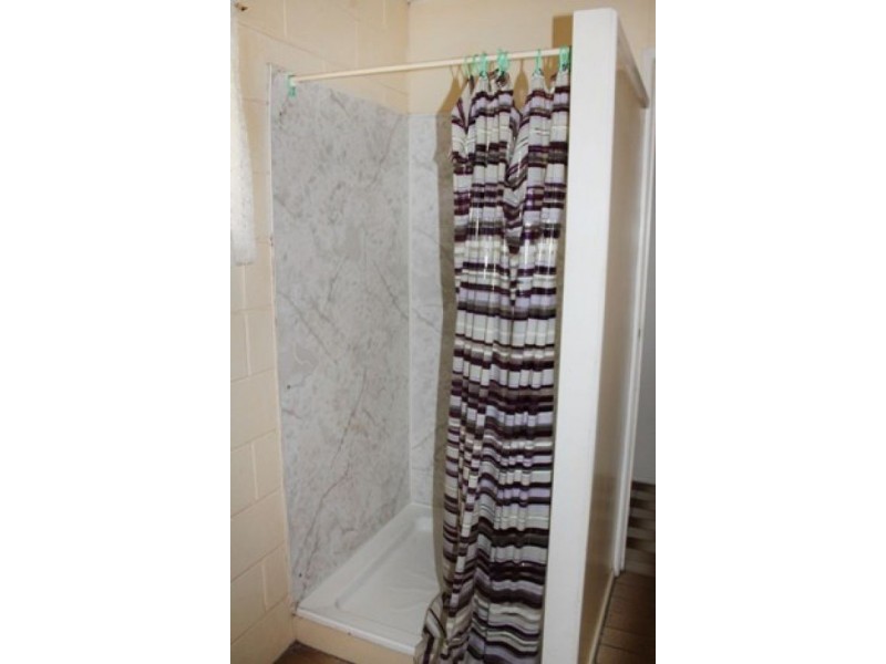 2 212 Cambridge Street, Granville QLD 4650