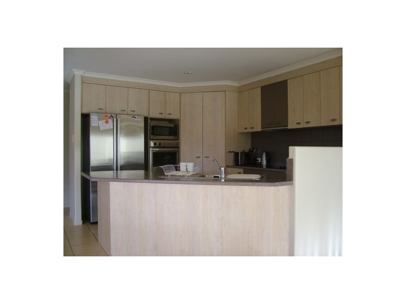 42 Heather Way, Urraween QLD 4655