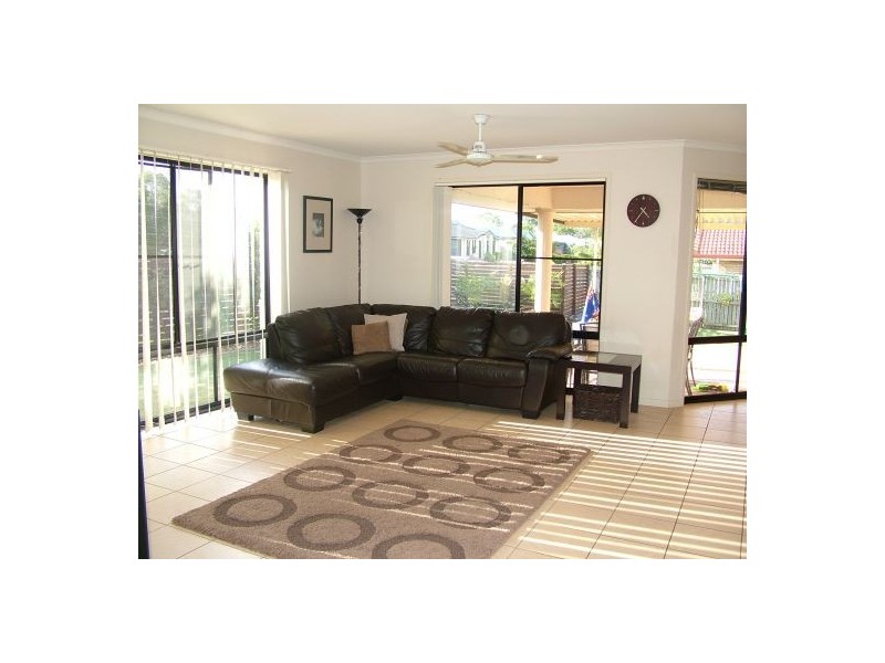 42 Heather Way, Urraween QLD 4655