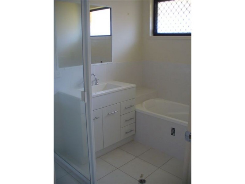 50 Moonstone Drive, Urangan QLD 4655