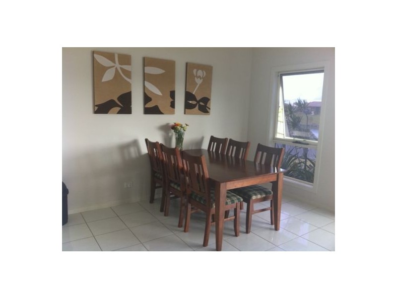 24 Earl Street, Eli Waters QLD 4655