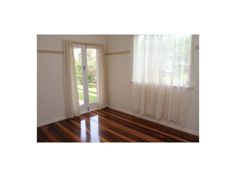 16 Holme Street, Granville QLD 4650