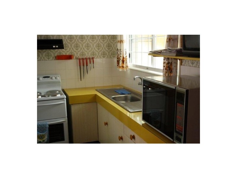 13  Jocelyn Pde, Granville QLD 4650