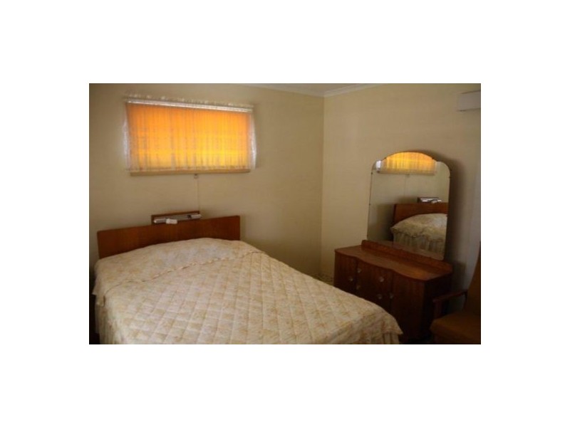 13  Jocelyn Pde, Granville QLD 4650