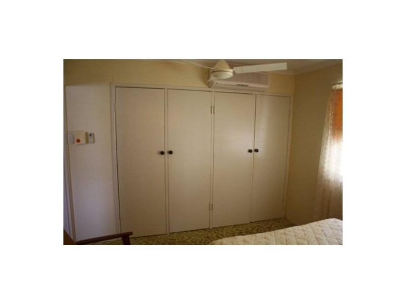 13  Jocelyn Pde, Granville QLD 4650