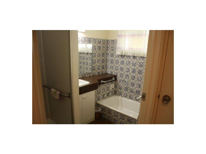 13  Jocelyn Pde, Granville QLD 4650