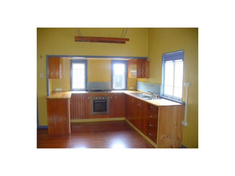 25  Grosvenor St, Maryborough QLD 4650