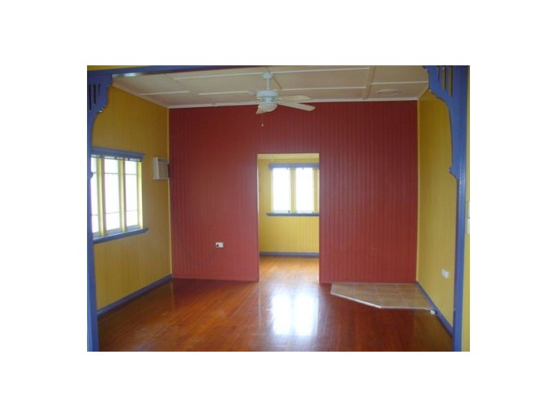 25  Grosvenor St, Maryborough QLD 4650