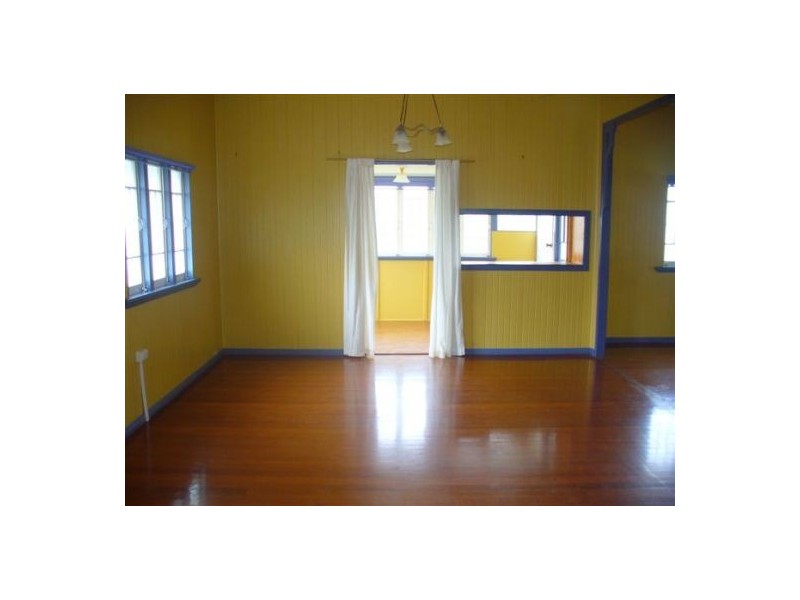 25  Grosvenor St, Maryborough QLD 4650