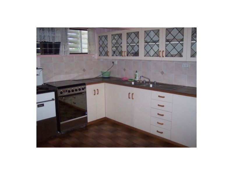 122 Woodstock St, Maryborough QLD 4650