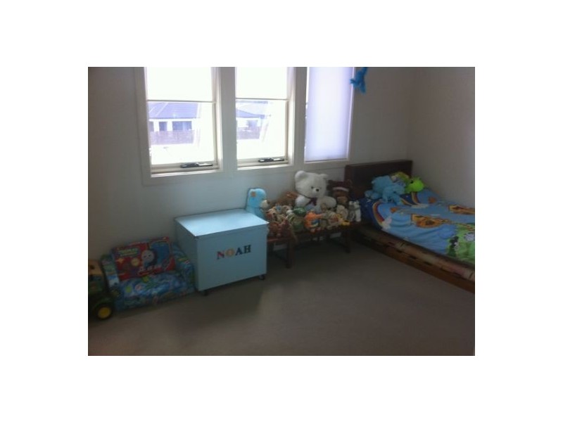 24 Earl St Vincent, Eli Waters QLD 4655