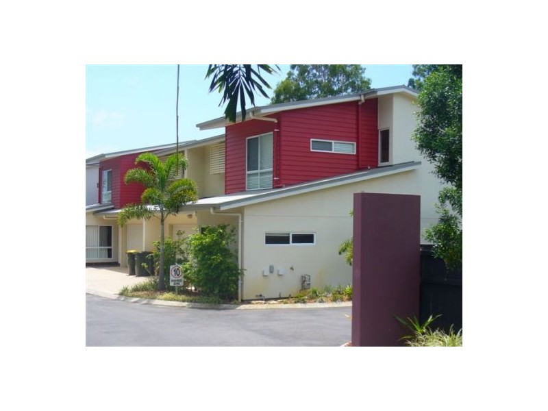 2/71 Elizabeth Street, Urangan QLD 4655