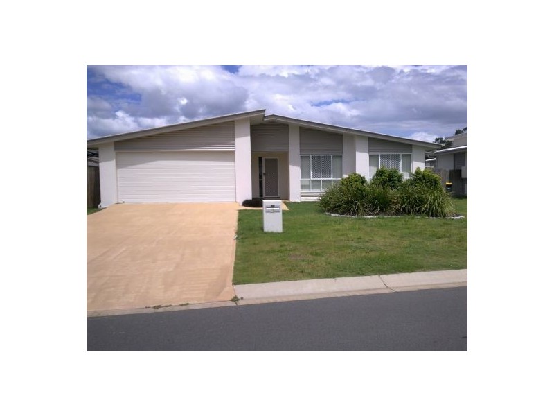 10 Wave Court, Toogoom QLD 4655