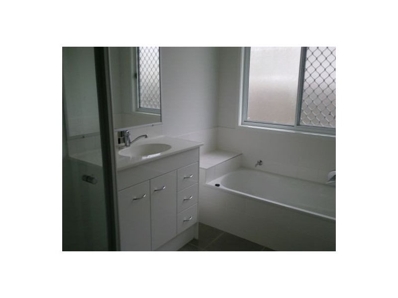 10 Wave Court, Toogoom QLD 4655