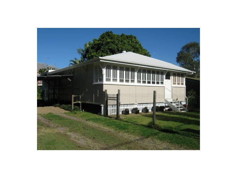 16 Brennan Ave, Maryborough QLD 4650