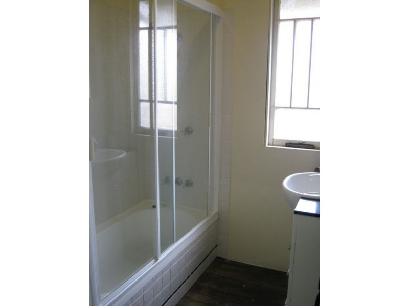 16 Brennan Ave, Maryborough QLD 4650