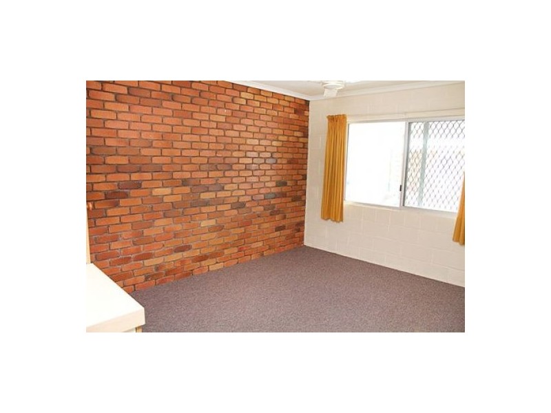 2/212 Cambridge Street, Granville QLD 4650