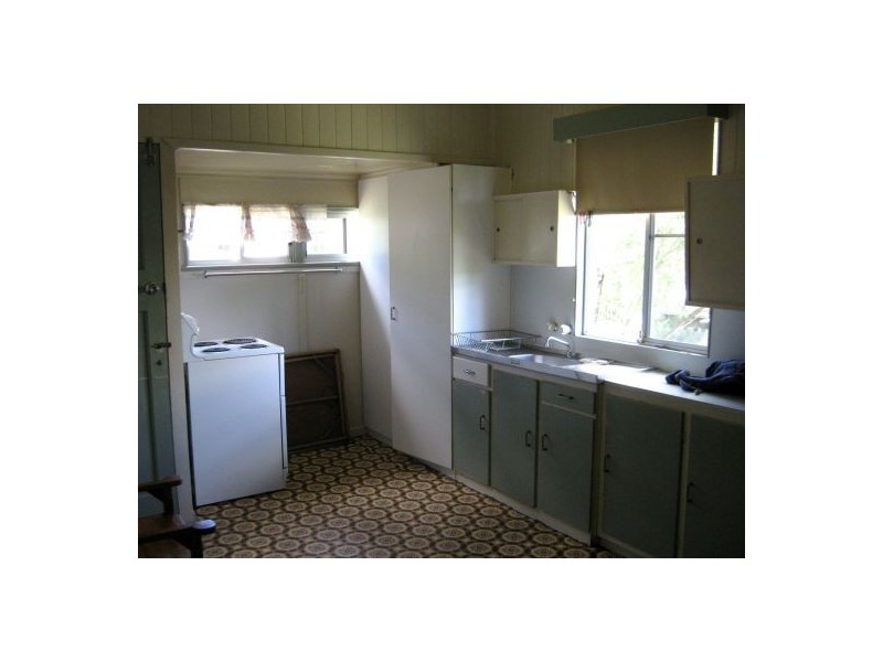 121 Arnaud St, Granville QLD 4650