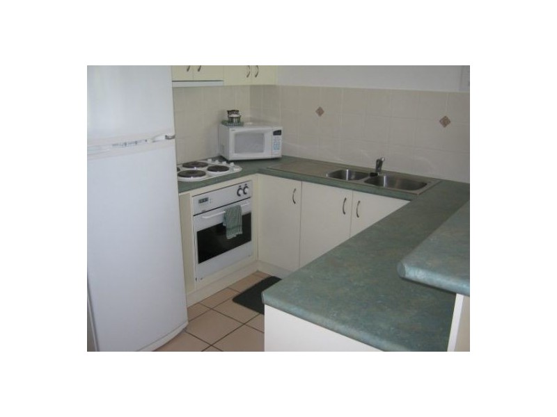 6/407 Esplanade, Torquay QLD 4655