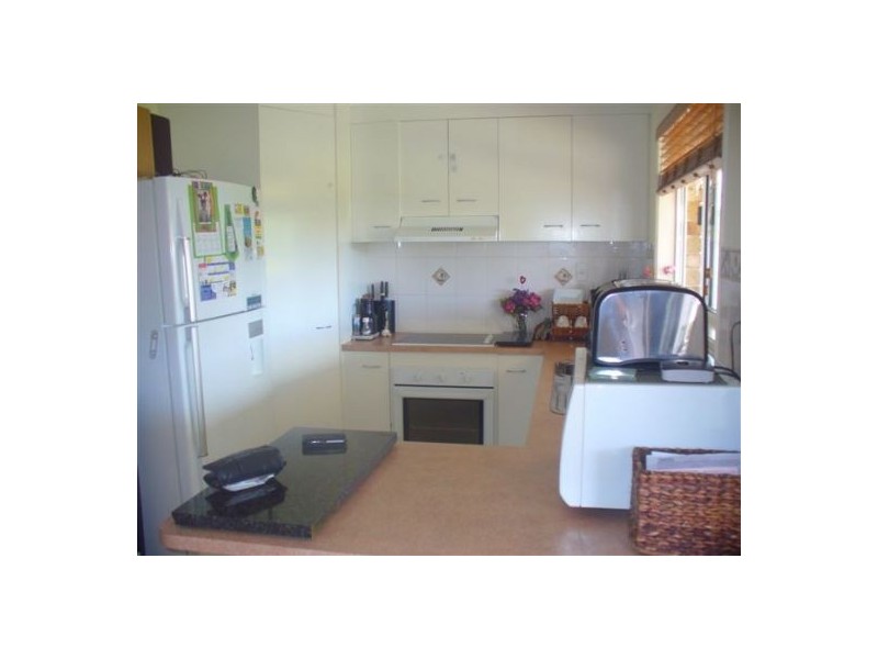 54 Joselyn Drive, Point Vernon QLD 4655