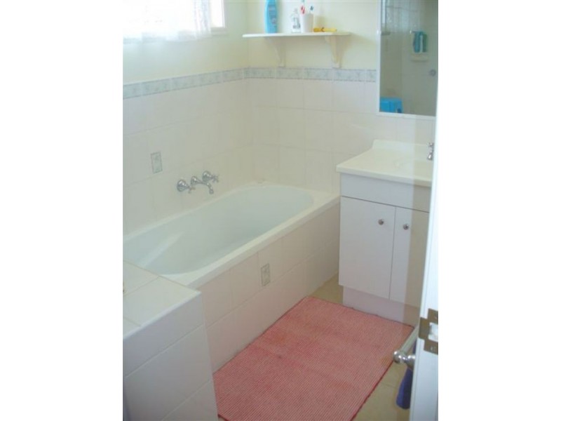 54 Joselyn Drive, Point Vernon QLD 4655