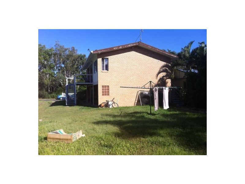 99 Pulgul Street, Urangan QLD 4655